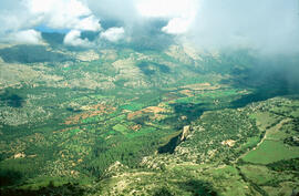 Serra de Tramuntana. Vista d'una vall.