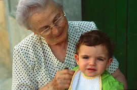 Primer pla de dona i nina