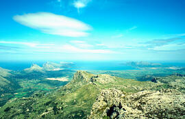 Serra de Tramuntana. La vall i la badia de Pollença
